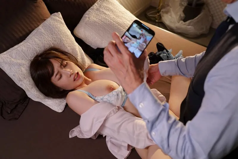 Quản lý chuốc thuốc em thư ký bắt địt cả đêm khi đi bàn việc làm ăn xa