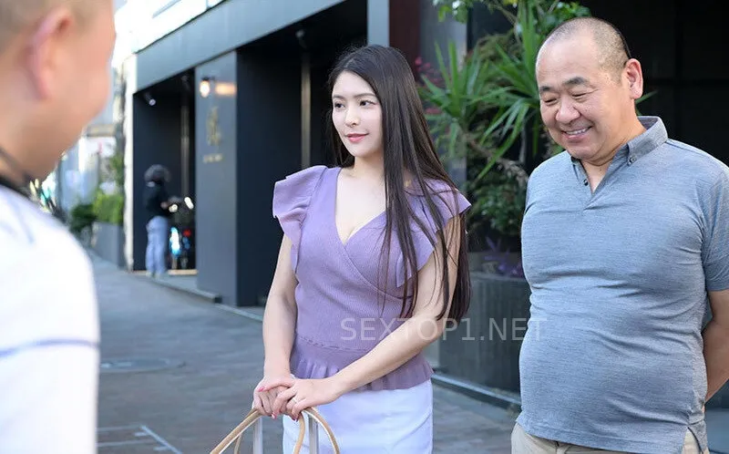 Thấy vợ yêu của nhân viên đẹp quá, cấp trên lại có sở thích xoạc vợ yêu người khác nên đã…