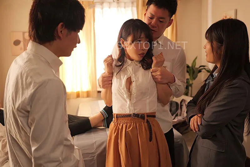 Không ưa má kế, cô gái nhỏ gọi bạn học về nhà cưỡng hiếp